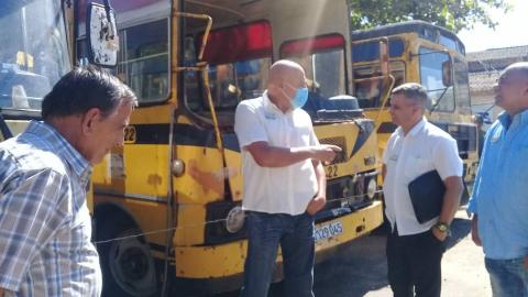  Recorrido por la provincia de Mayabeque a la Base de Transporte Escolar de Jaruco, por el Director General de la OSDE GEA Eddy Raúl Cardenas Alfonso y participaron en el recorrido por parte de la Empresa Transporte Escolar, el Director Técnico Erich Acevedo Perdomo y Ángel Ramón Cordero Director de Desarrollo 